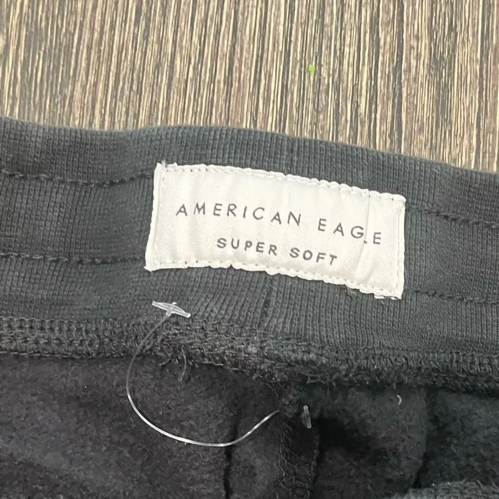 American Eagle Outfitters details elastic